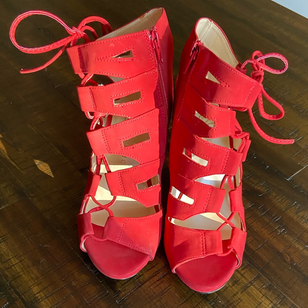 Rock & Republic red open toe heels